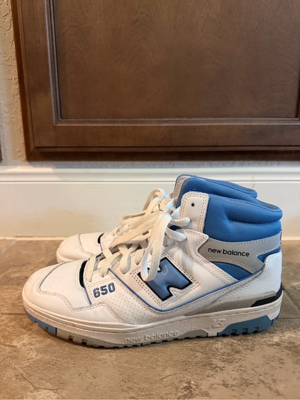 New Balance Men’s White and Blue High-Top Sneakers 650
